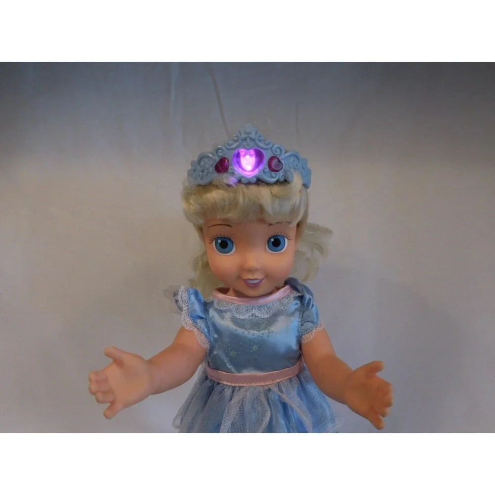 Disney 2006 Cinderella Toddler Talking and Lights up Doll Dressed and works